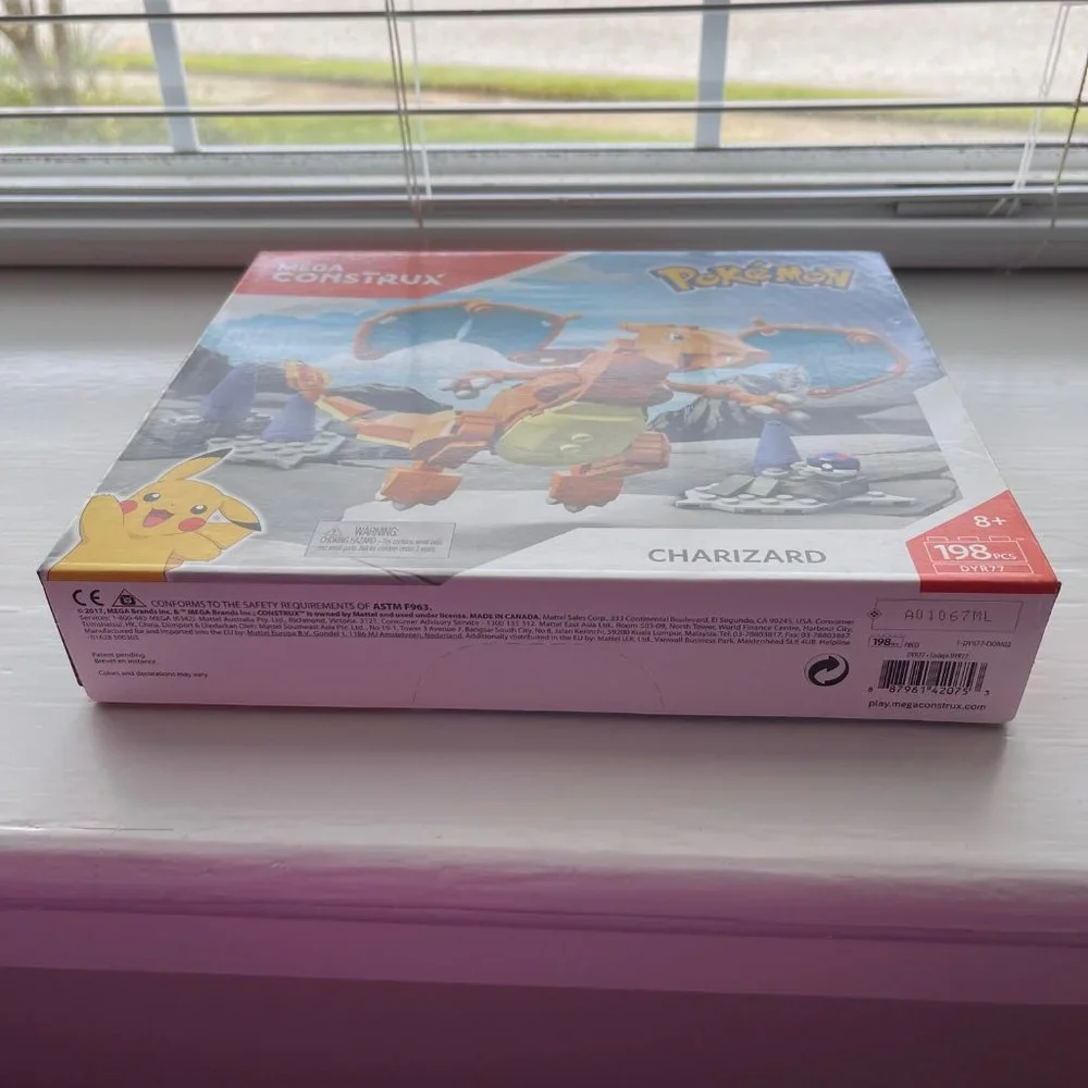 New Mega Construx Pokemon Charizard Kit DYR77 Some Box Damage